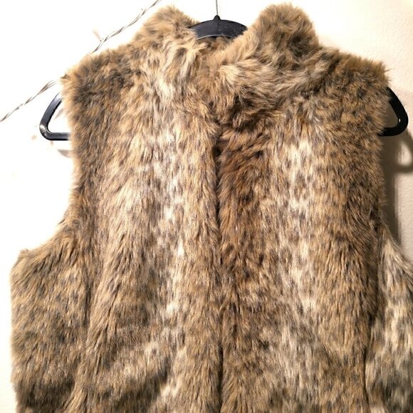 Banana Republic Women's M Fuzzy Furry Brown Vest - Picture 3 of 10